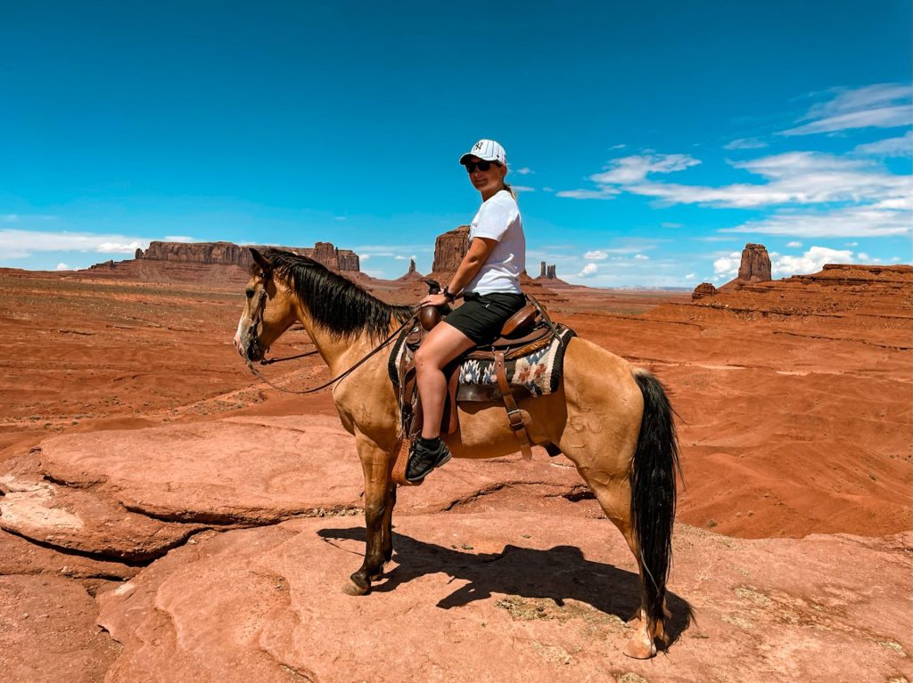 Emy - Monument Valley