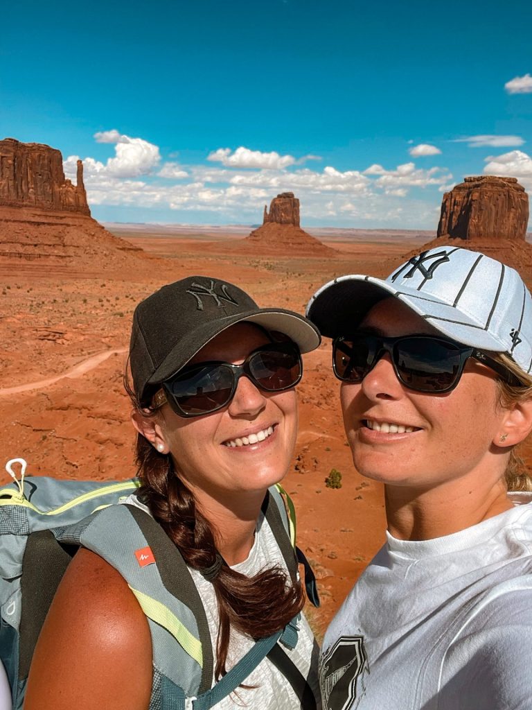 Emy et Cha - Monument Valley