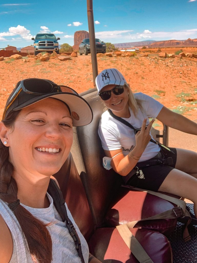 Emy et Cha - Monument Valley