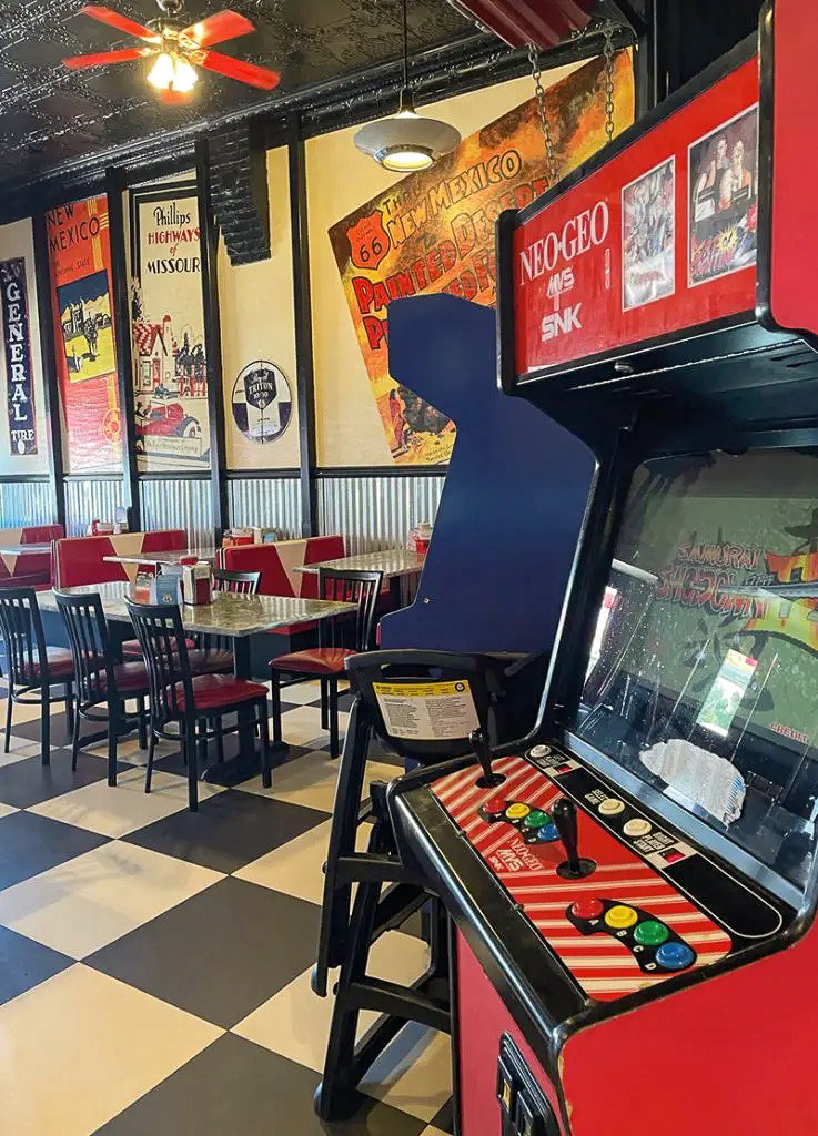 Cruiser's Café 66 Bar & Grill