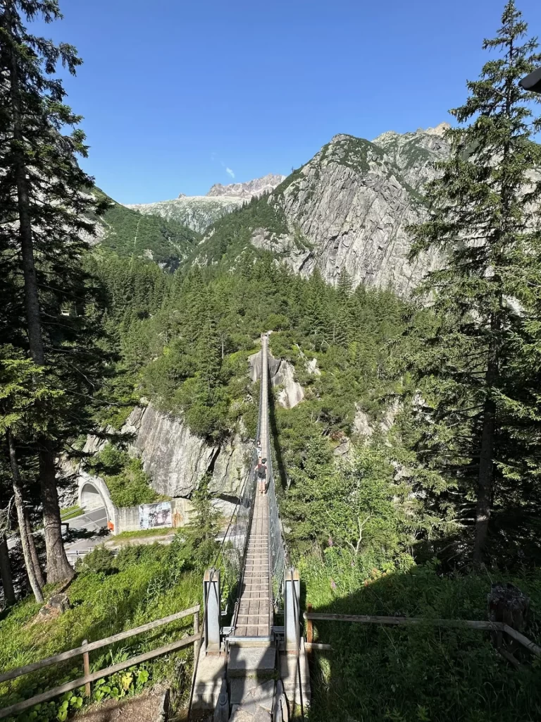 Passerelle suspendue - Lac de Gelmersee