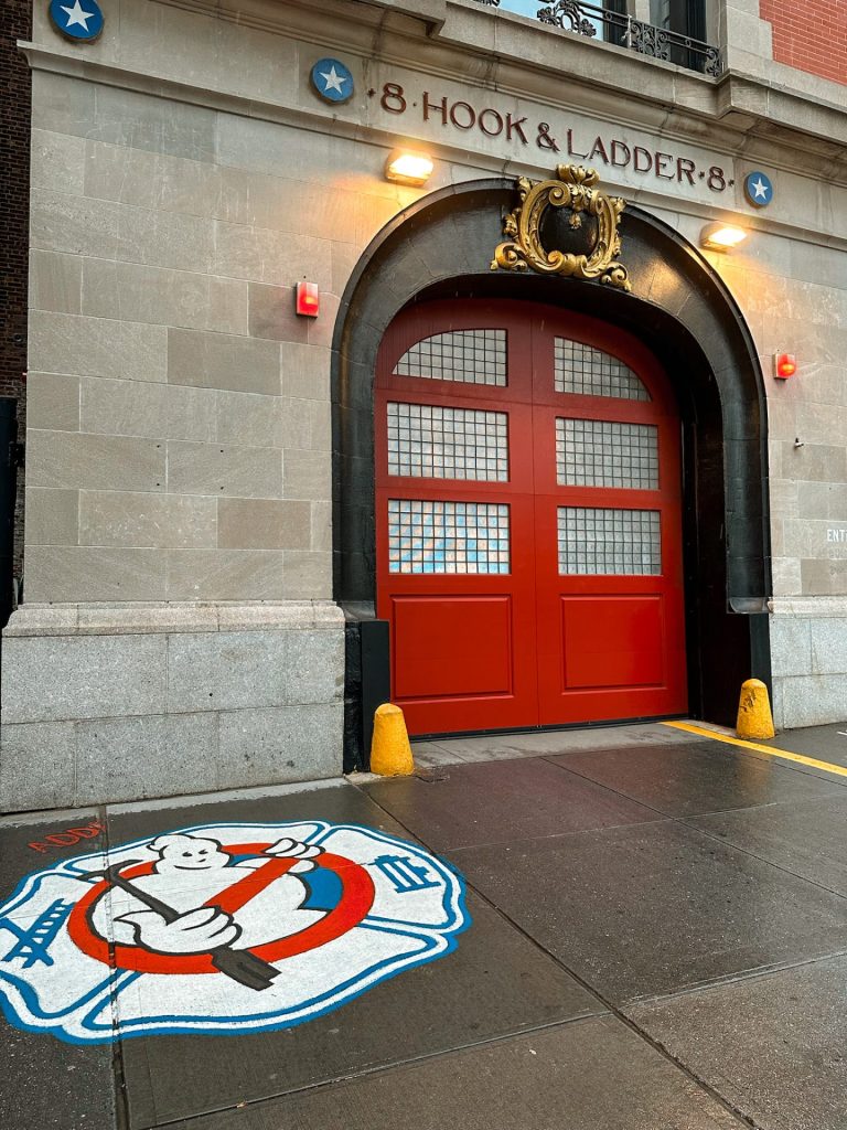Caserne Ghost Buster - Destination autour du monde