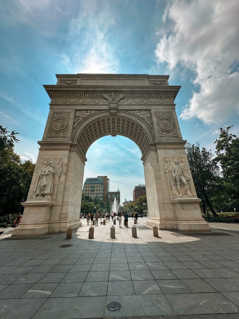 Washington Square Park - New York - Gossip Girl