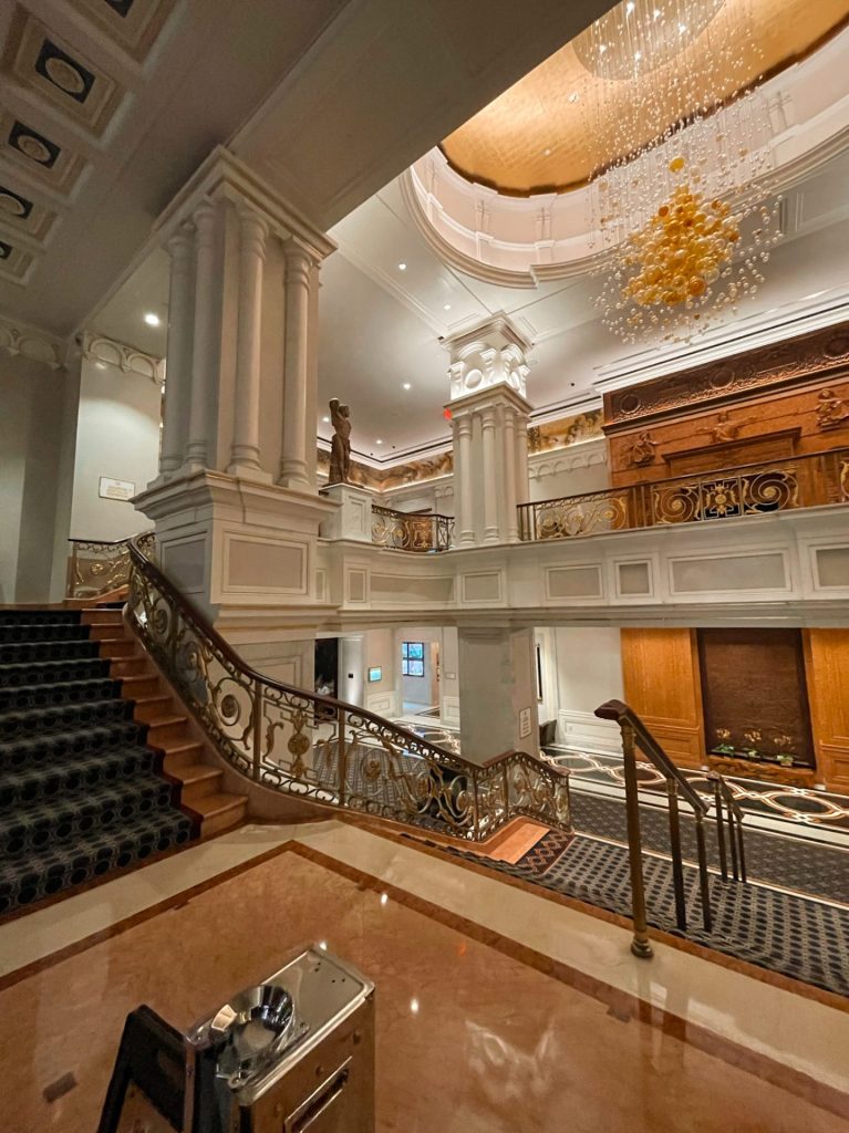 Palace Hotel - Serena Van Der Woodsen